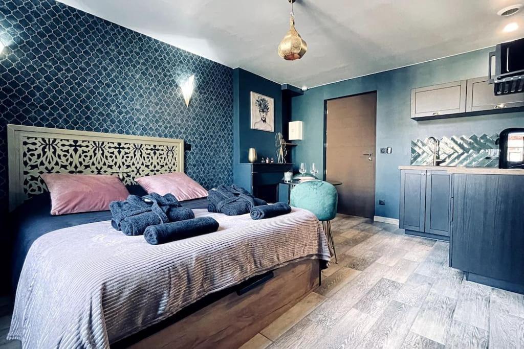 Love Room L' Orientale / Jacuzzi / Sauna Chateau-Landon Exterior foto
